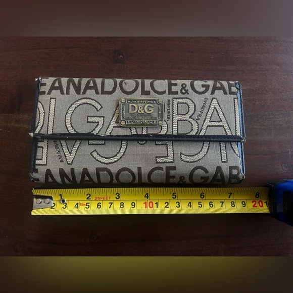 Vintage & Well Loved Dolce & Gabbana trifold Beige and Brown Wallet - Picture 10 of 11